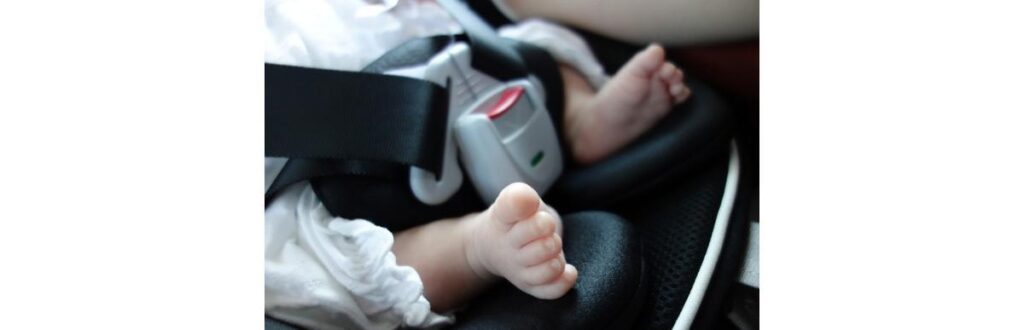 Para garantir a segurança, existe um tempo limite para viagens de carro com o bebê conforto