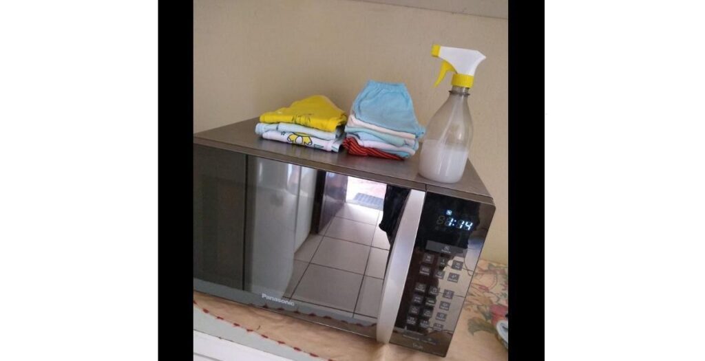 Será que dá pra passar roupa no micro-ondas?