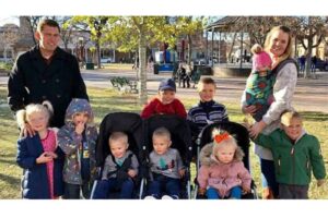 Americana está esperando do 10° filho e já passou por 11 gestações