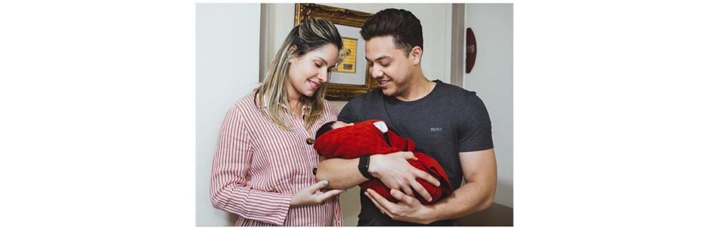 Wesley Safadão e Thyane são os pais de Dom, que já começou a engatinhar