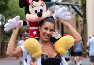 Scheila com o marido Tony Salles e a flha Giulia