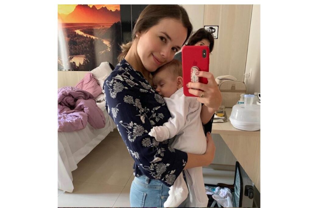 Thaeme é casada com Fábio Elias, pais da Liz.