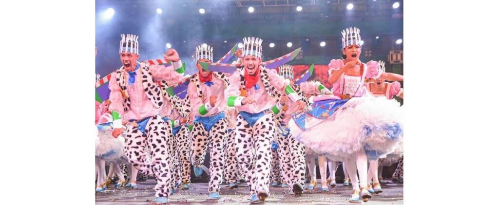 Os dançarinos fizeram uma quadrilha temática ao som de Amigo Estou Aqui