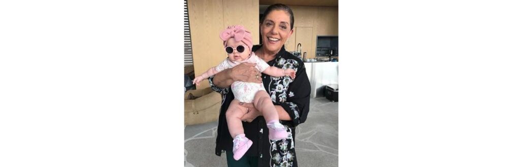 Zoe completou seis meses com muito carinho da avó