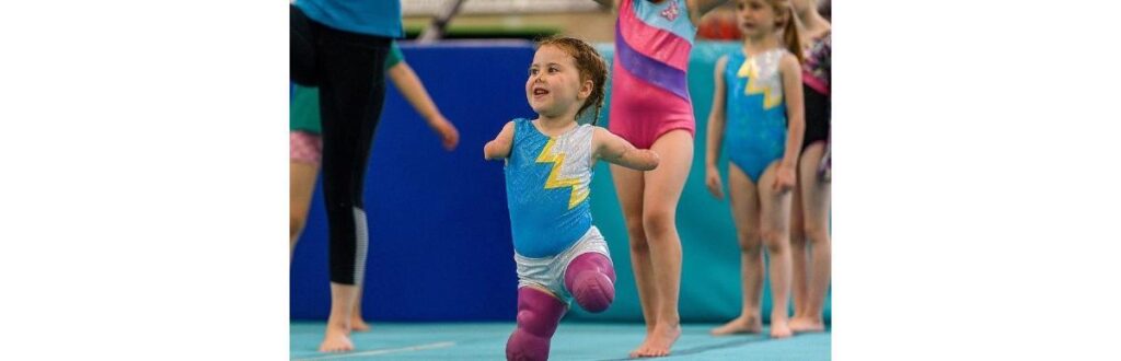 Os pais ficaram preocupados no início, mas se surpreenderam com a evolução da filha