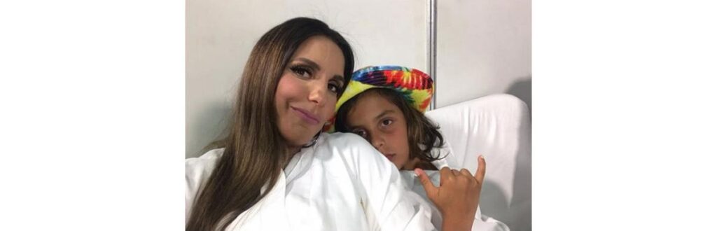 Ivete em show no colégio do filho
