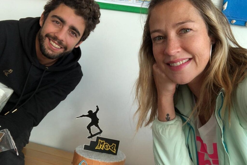 O surfista é ex-marido de Luana Piovani e pai de Bem, Dom e Liz