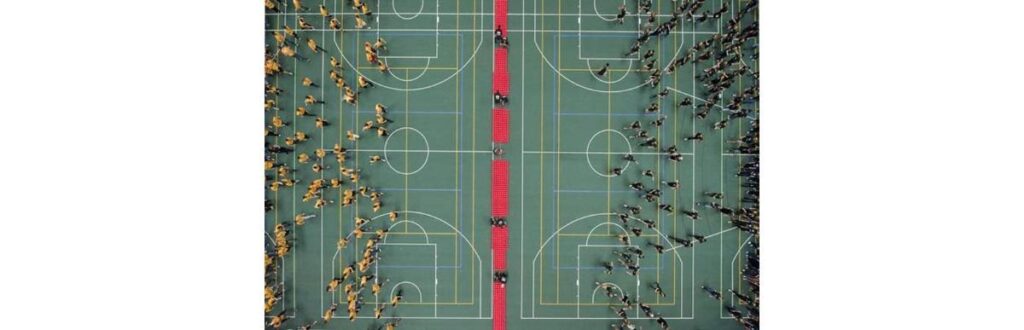 No jogo, você tem que acertar a bola nos outros