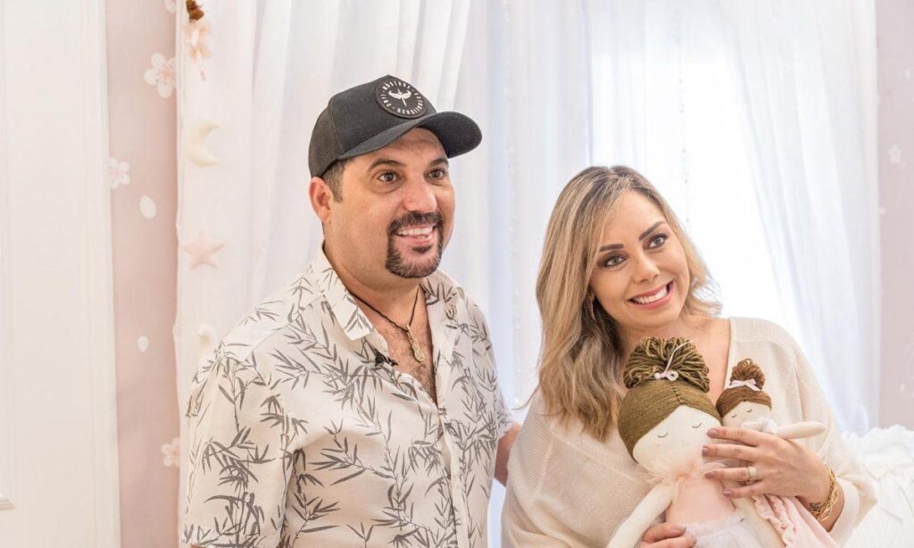 Edson e a família no novo quarto