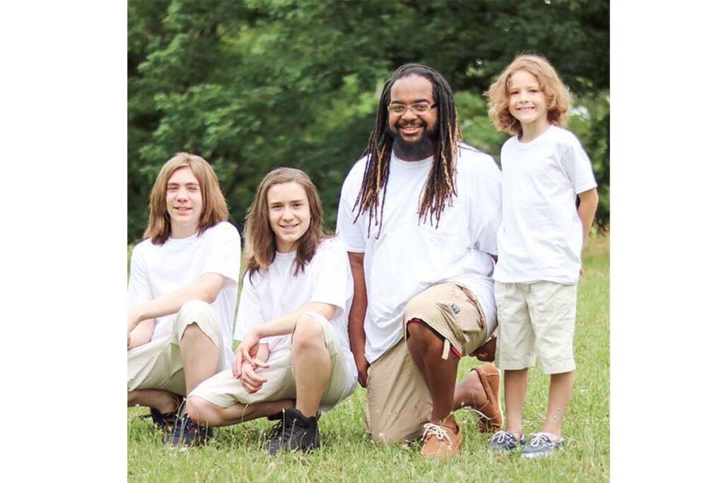 Barry Farmer é pai de Jaxon, Xavier e Jeremiah