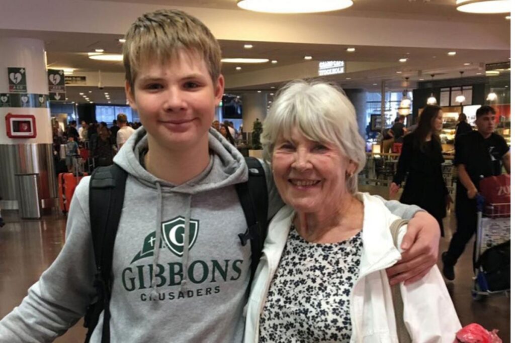 Mãe postou no twitter avisando que o menino estava indo para o local errado “Meu filho está no voo errado”