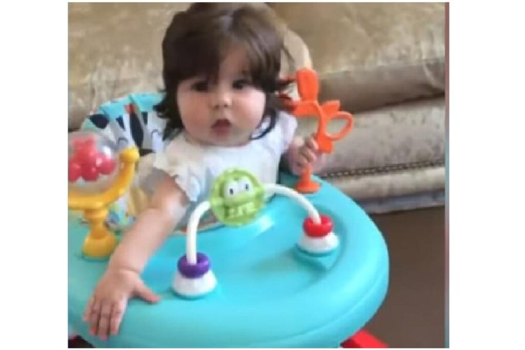 Dolly já foi confundida com uma boneca