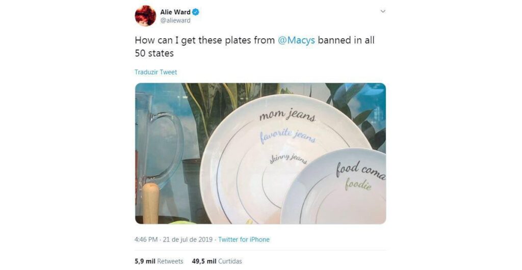 Escritora Alie Ward na cozinha