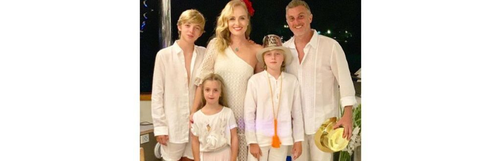 A família tirou férias após o acidente do filho do meio