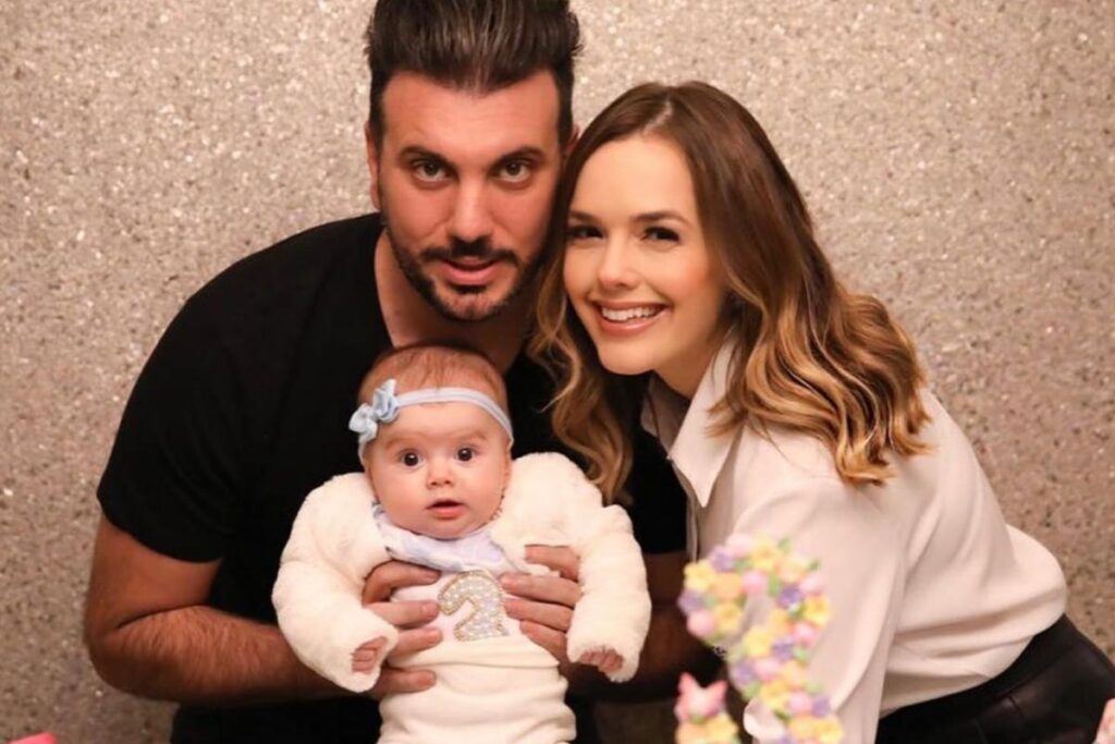 Thaeme é mãe de Liz, um bebê arco-íris