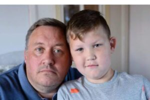 Os pais de logan foram multados