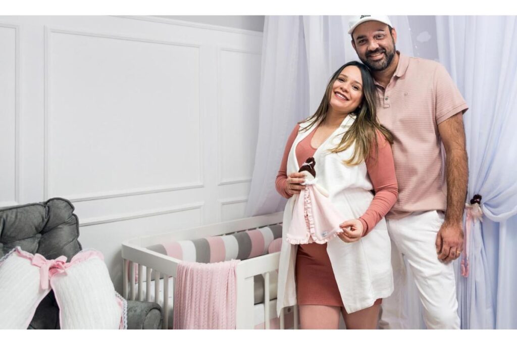 A youtuber junto do marido e Lucca, o primeiro filho