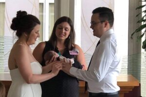 Os pais se casaram no hospital para que o filho pré-naturo pudesse participar