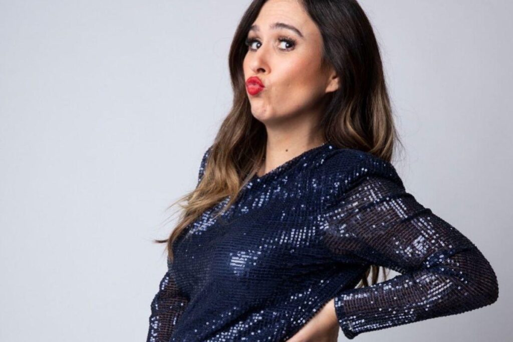 Isis Valverde aconselha a apresentadora Tatá Werneck a fazer parto normal