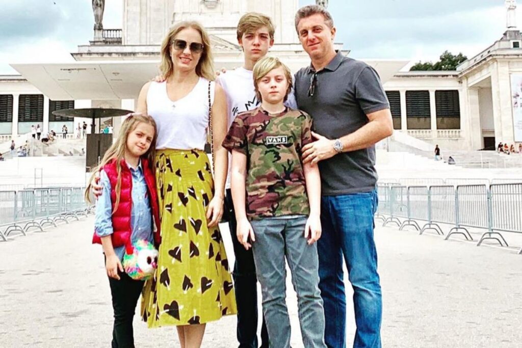 A família Huck comemorou a páscoa e desejou a todos boas energias