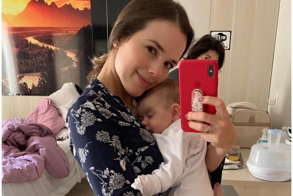 Thaeme é mãe de Liz, um bebê arco-íris