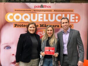 Dra. Bárbara Furtado, pediatra, gerente médica de vacinas da GSK, mãe de Henrique e Rafael, e Igor Padovesi, ginecologista e obstetra, nosso colunista e pai de Beatriz e Guilherme, com Andressa Simonini, nossa editora-executiva, filha de Branca Helena e...