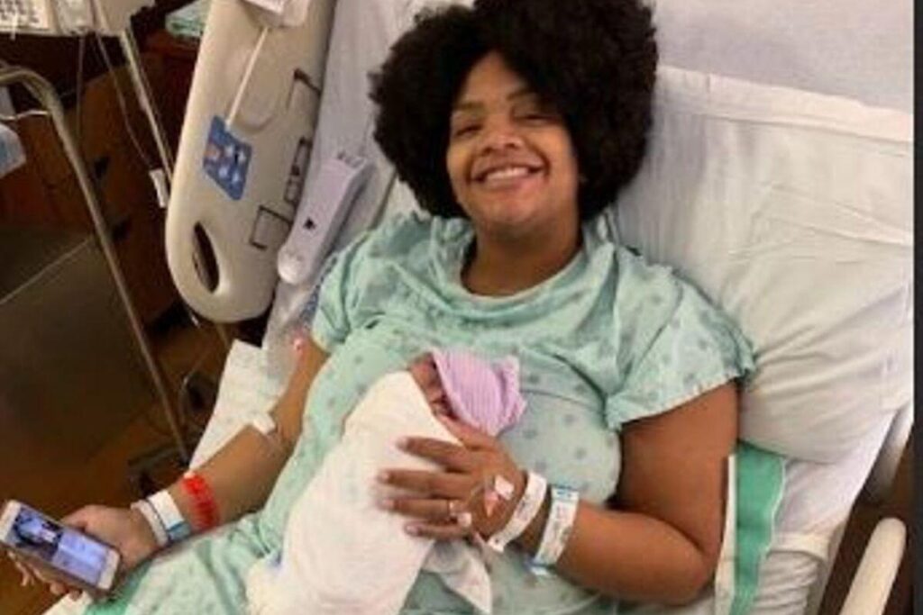 Essa foto foi tirada pelo pai logo após o parto