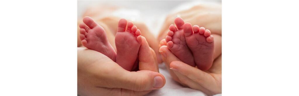 Uma mãe contou que está esperando filhos gêmeos e quer dá-los para a adoção