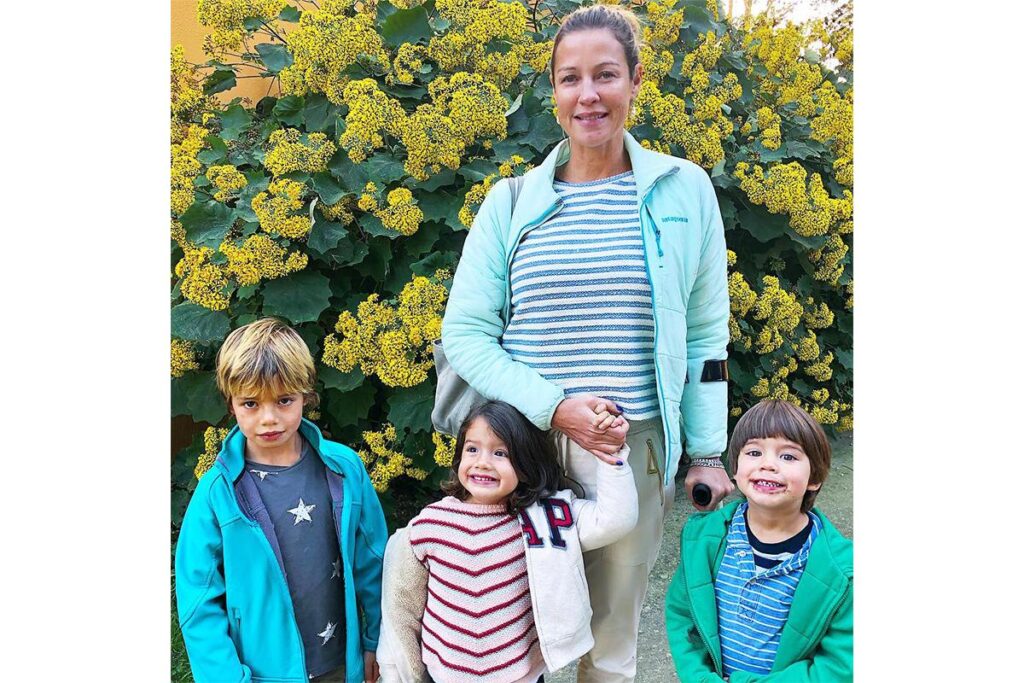 Luana Piovani junto com os gêmeos Bem e Liz