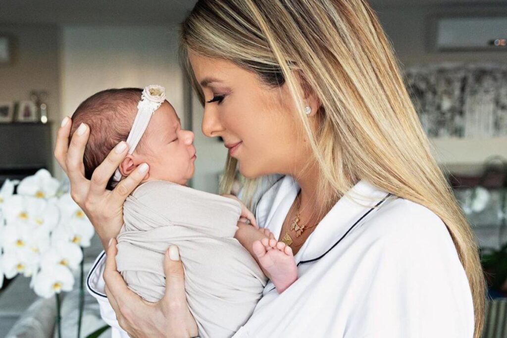 Ticiane Pinheiro e as filhas