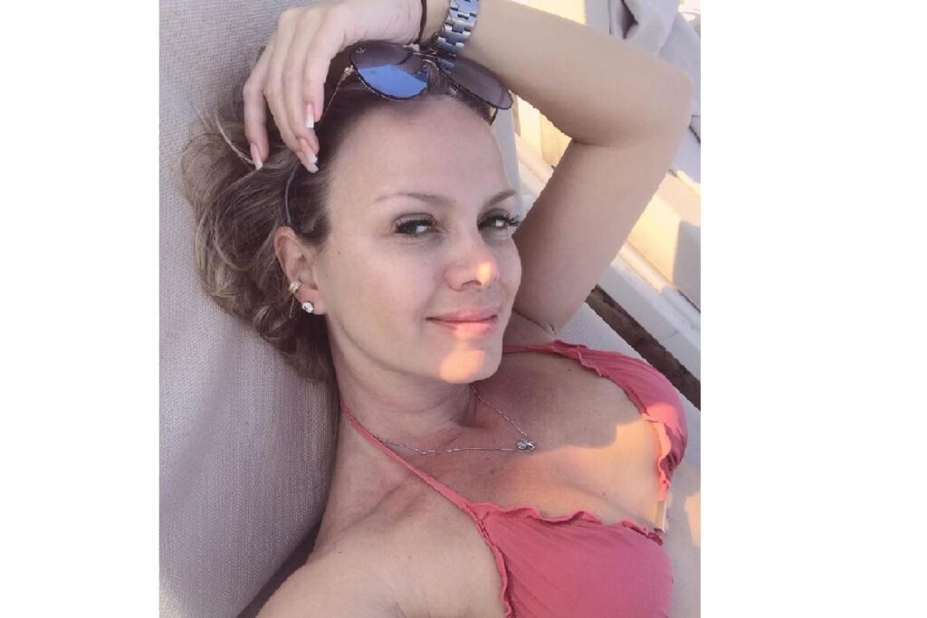 Eliana entrou para o clima de TBT