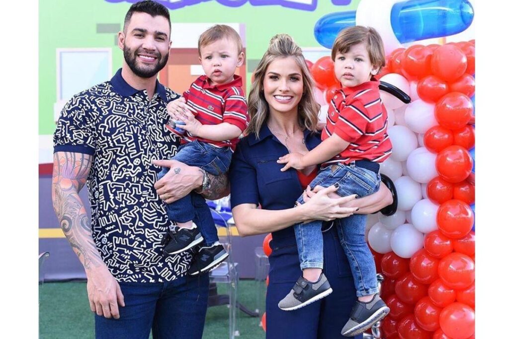 Gusttavo Lima com os filhos