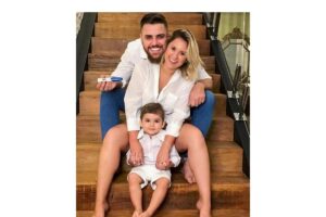 Zé Neto levou o filho para o palco