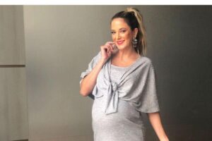 Tici é mãe de Manu e Rafa e quer saber se os fãs a acham parecida com a filha mais nova