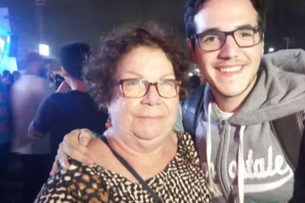 Neto leva avó em show