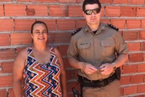 Policiais constroem casa para família carente