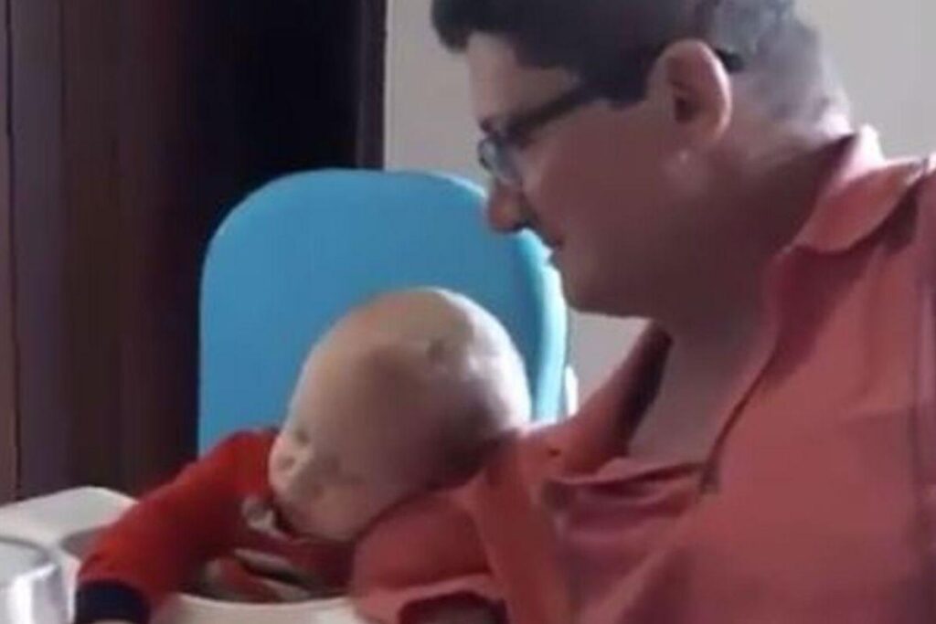 O vídeo foi registrado pelo pai do menino