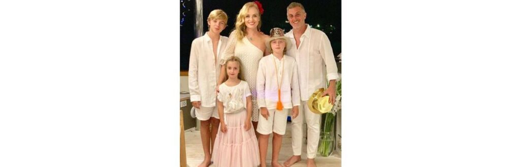 Filha de Luciano Huck dá bilhete para o pai