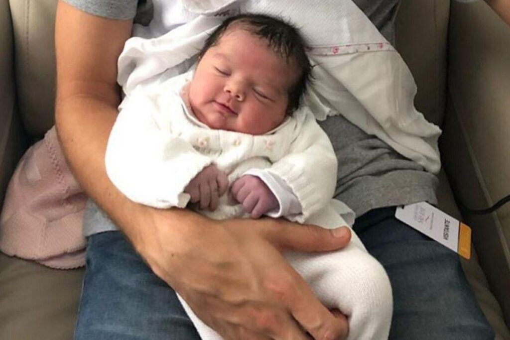 Ela é a primeira filha do casal