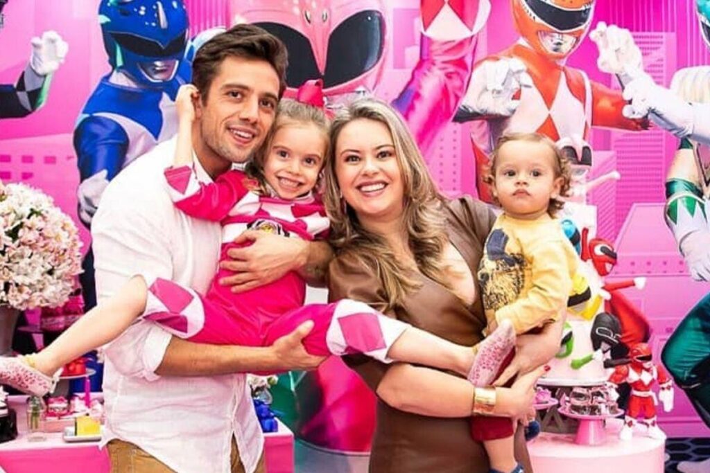 Tim é o filho mais novo mais novo de Mari