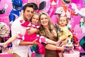 Tim é o filho mais novo mais novo de Mari