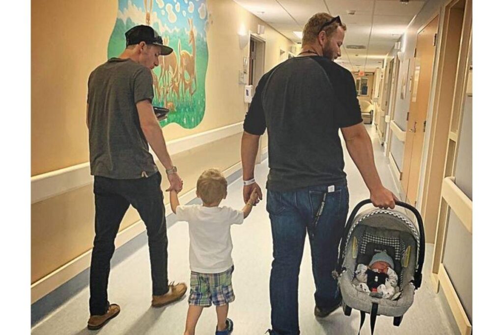 Cody, Cade, Madison e o bebê