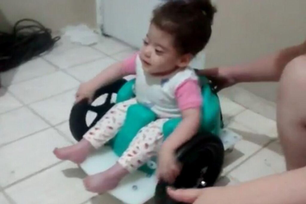 Mais de 100 crianças estão na fila