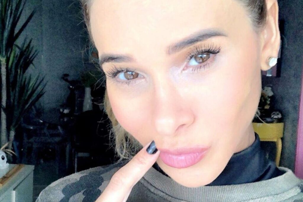 Ela se fantasiou de “sereia dark” para uma festa