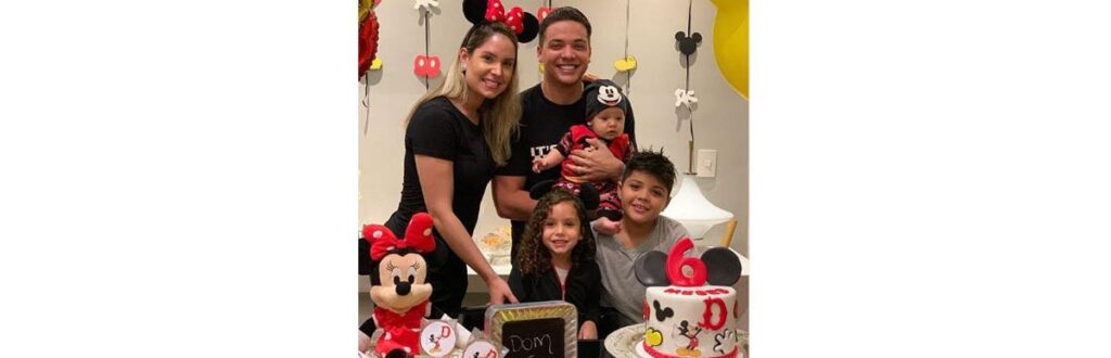 Wesley Safadão está aproveitando uma viagem em família