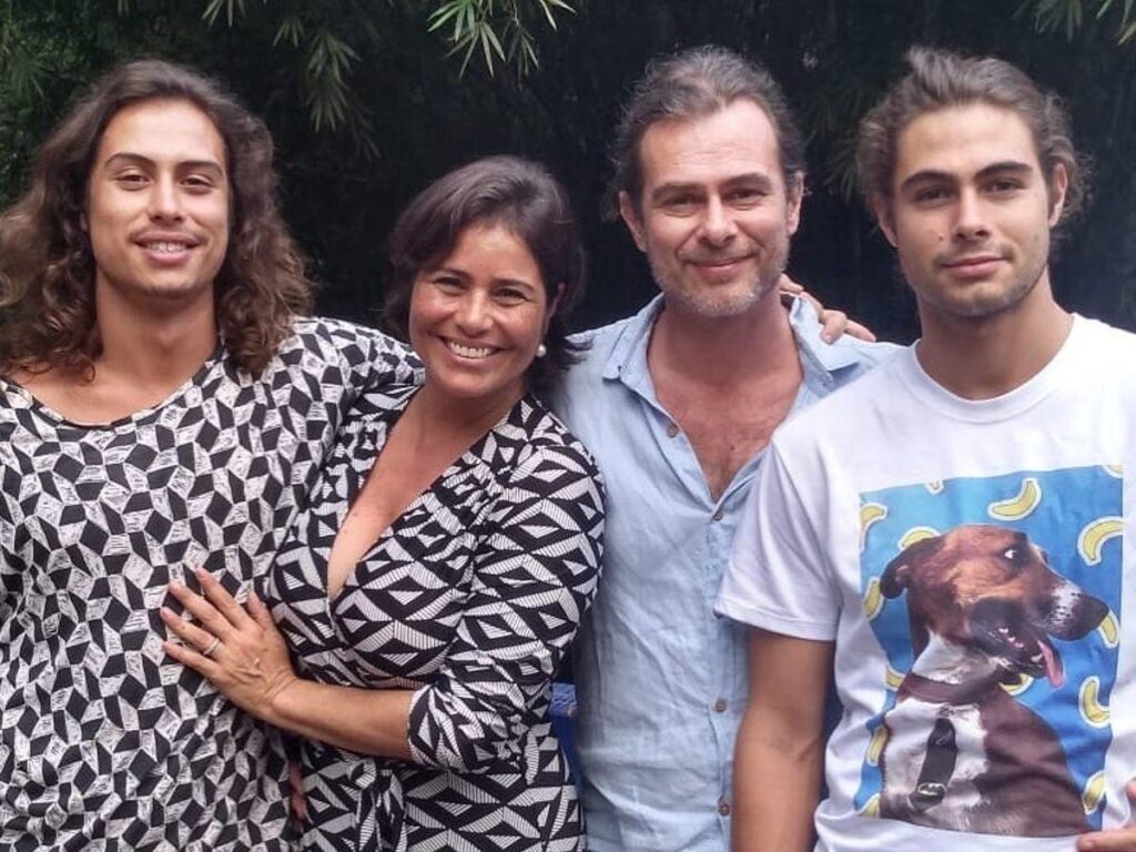 Tatá está esperando a primeira filha do casal e a primeira neta de Valéria