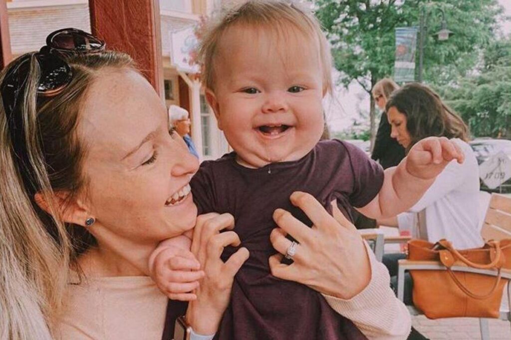 Lennon tem 1 ano e 3 mês e ama as aulas de dança da sua mãe