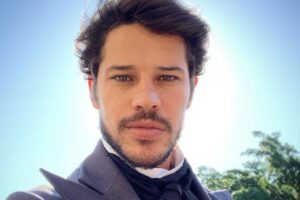 José Loreto é pai de Bella e já provou que está ficando cada vez mais coruja