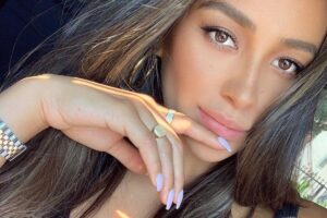 Shay Mitchell foi julgada após ir em uma festa de aniversário