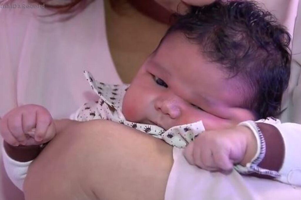 Davidberg foi comparado à um bebê de tamanho considerado “padrão”